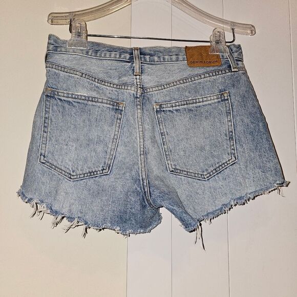 Aritzia Denim Forum Women's  The Ex Boyfriend Denim Short Light Wash Size 26 EUC - Picture 11 of 16